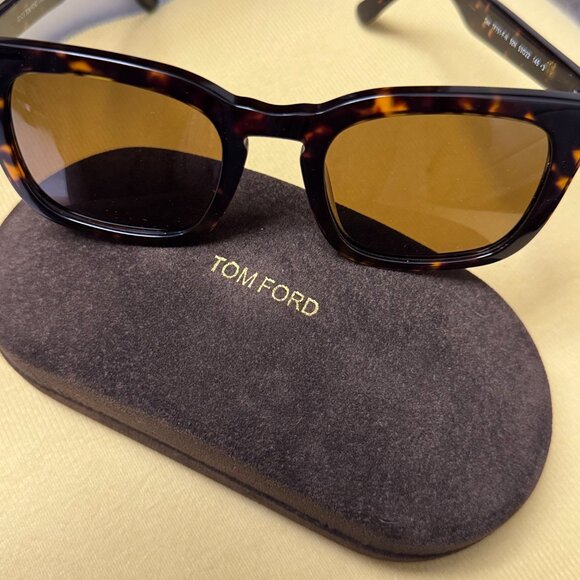 Tom Ford Tortoise Square Sunglasses - Viral Preppy Trend main image 6